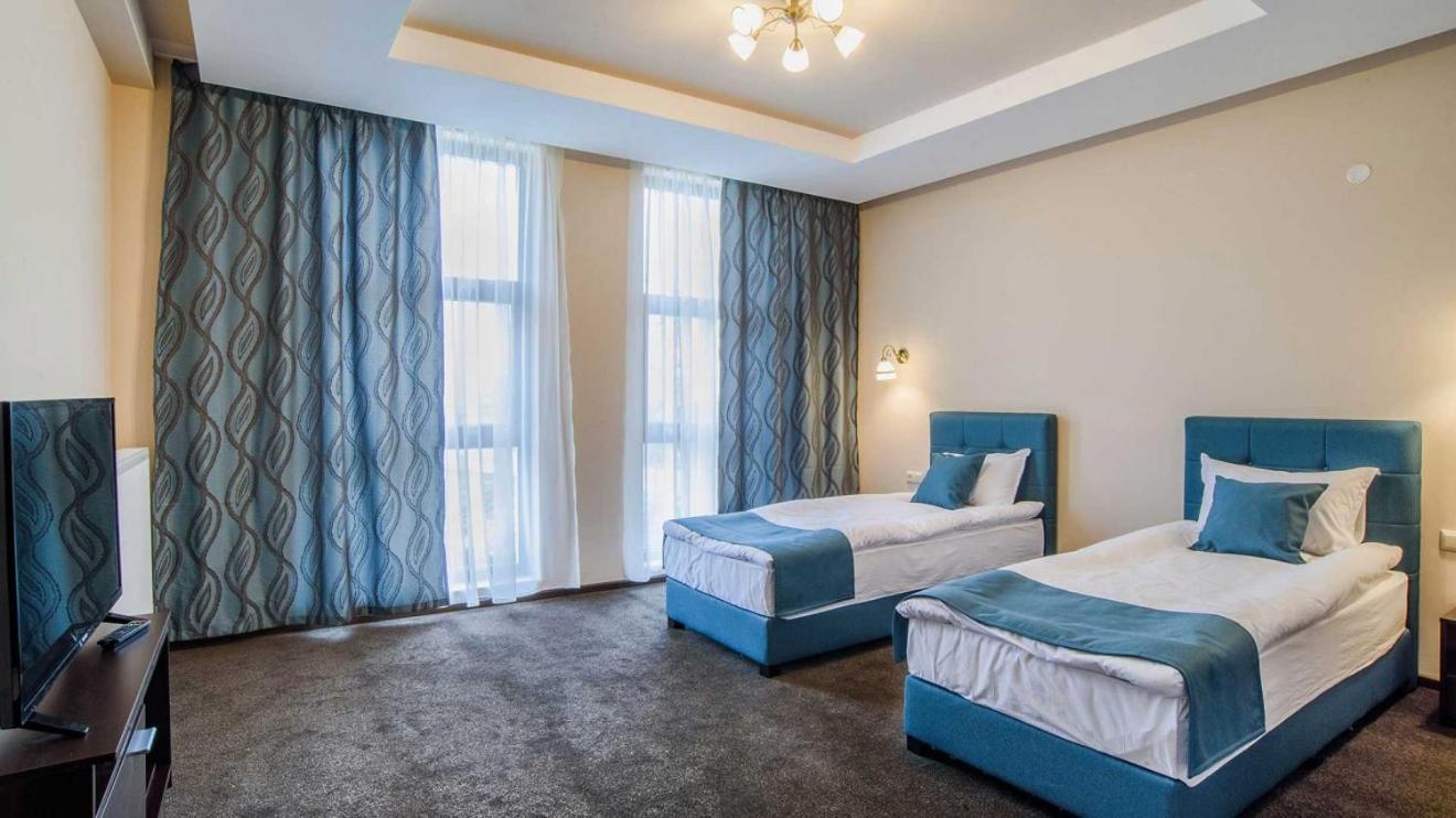 Park-Hotel Yambol エクステリア 写真