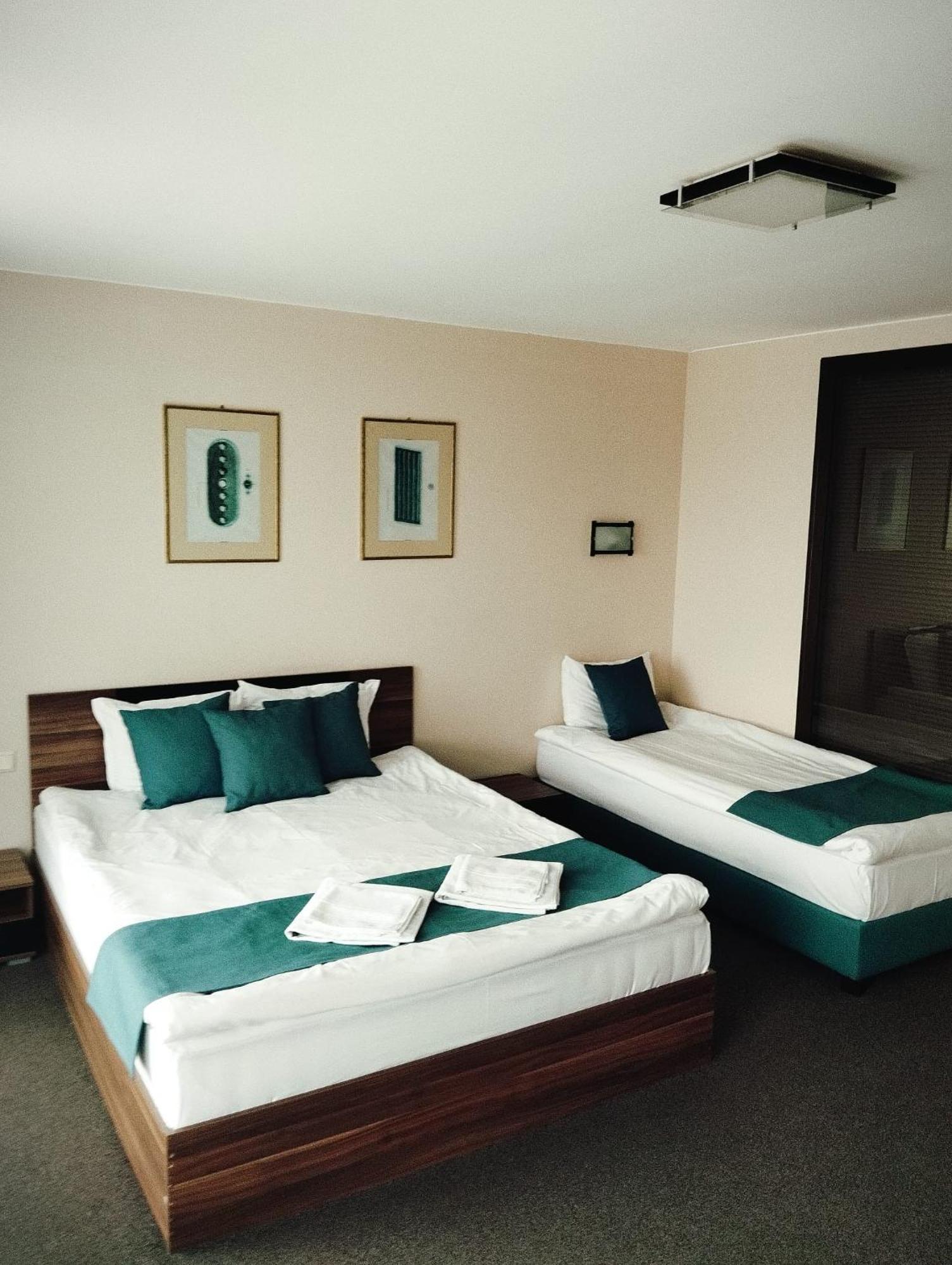 Park-Hotel Yambol エクステリア 写真