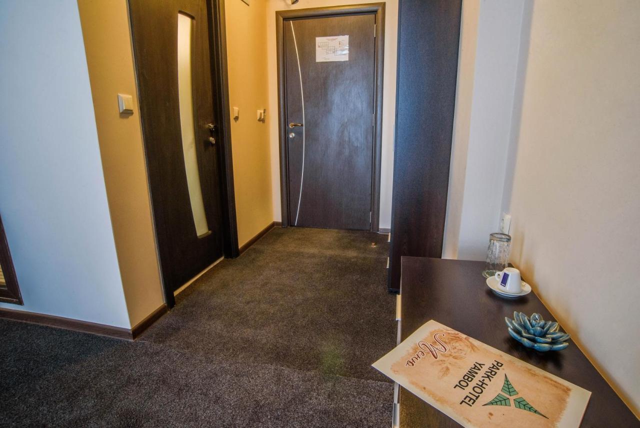 Park-Hotel Yambol エクステリア 写真